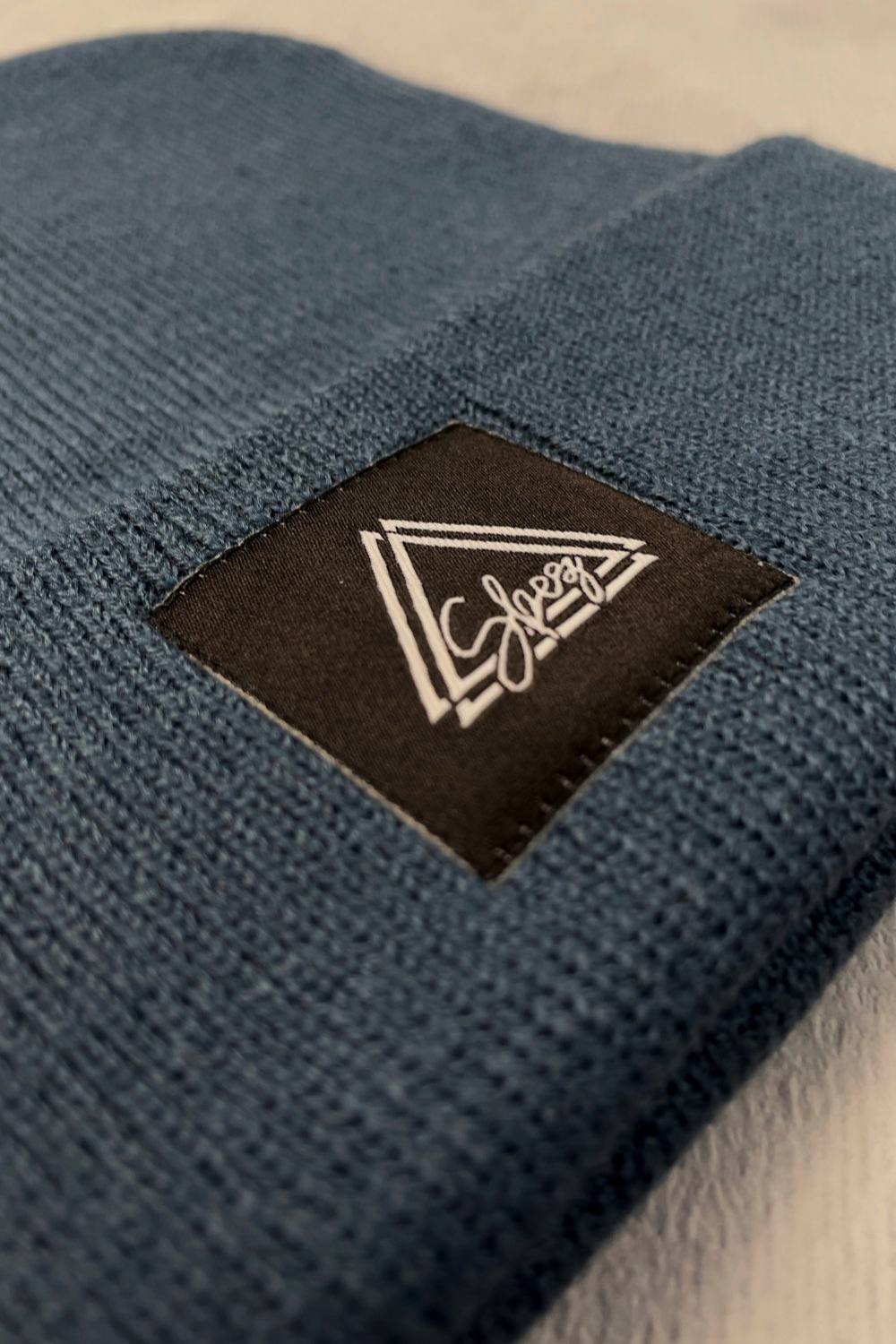 Streetwear-italiano-snapback-beanie-hoodie-T-shirt-Oversized-Uomo-Donna-SBEZ-urban-style-street-stile-brand-abbigliamento-beanie-avio-logo-3