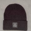 Streetwear-italiano-snapback-beanie-hoodie-T-shirt-Oversized-Uomo-Donna-SBEZ-urban-style-street-stile-brand-abbigliamento-beanie-nero-logo-