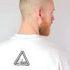 Abbigliamento da strada street wear e da skate | T-shirt street one, magliette, vestiti, cappellini street style marchio triangolo | immagine t-shirt Hero Uomo-white-1