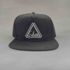 Streetwear-italiano-snapback-beanie-hoodie-T-shirt-Oversized-Uomo-Donna-SBEZ-urban-style-zero-sbatti-100%-old-school-vibes-stile-brand-abbigliamento-snapback-nero-logo-floccato